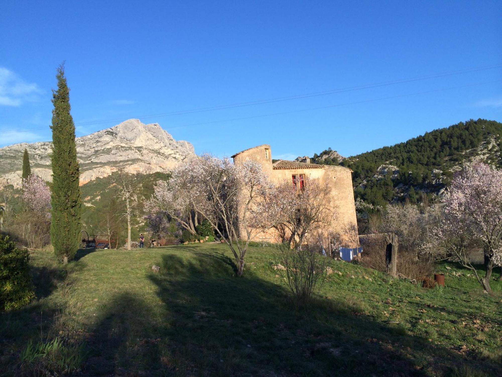 Maison A Aix En Provence Au Pied De La Sainte Victoire Beaurecueil Exterior photo